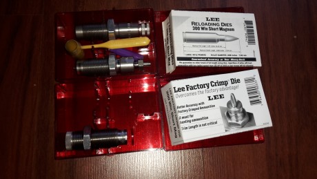 Se vende material de recarga.
Juego de dies LEE luxus 7mmrm - 30€
Juego de dies  LEE 444 marlin. 30€
Juego 02