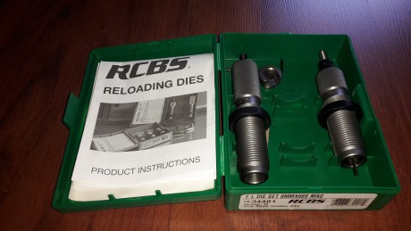 Se vende material de recarga.
Juego de dies LEE luxus 7mmrm - 30€
Juego de dies  LEE 444 marlin. 30€
Juego 12