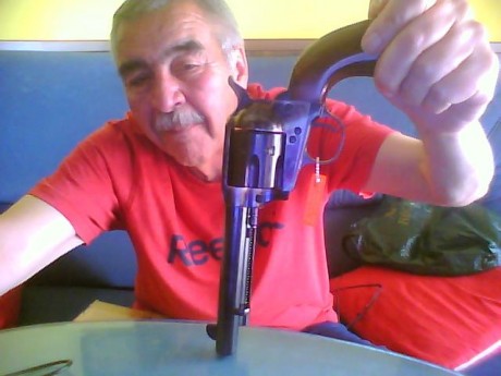 Tengo un revolver de este tipo. nunca  ha disparado. Lo cambiaria por un rifle de caza mayor o algo que 140