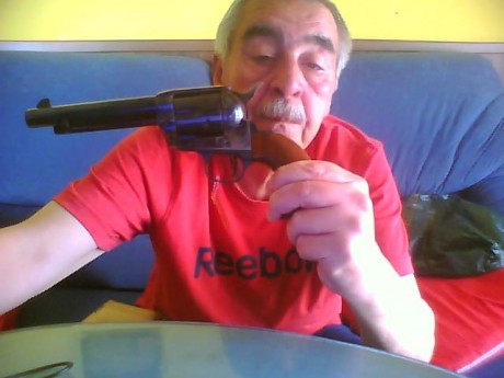 Tengo un revolver de este tipo. nunca  ha disparado. Lo cambiaria por un rifle de caza mayor o algo que 150