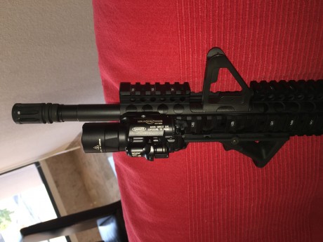 Hola
Vendo fusil Ar 15 marca CMMG, made
In Usa,calibre 9mm, cañon de 16".
Con los siguientes extras:
1 150