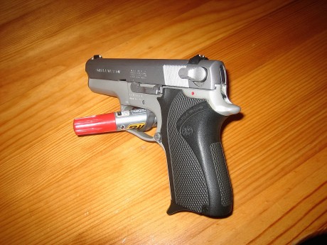 Hola. Vendo SW modelo 6906, de 12+1 disparos, doble y simple acción, tres cargadores. Está en "F" 12