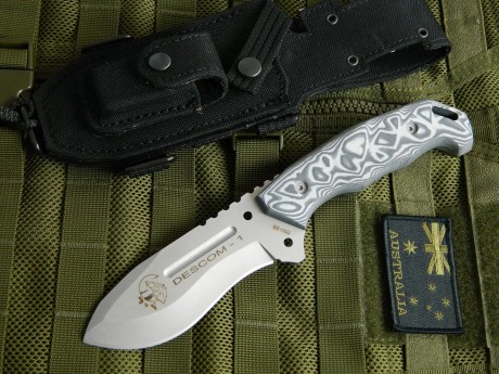 Buenas noches os dejo una foto de un cuchillo que diseñé hace tiempo.
Me gusta que los cuchillos que diseño 10