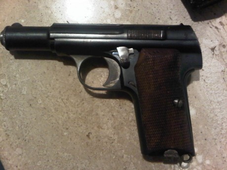 VENDO PISTOLA VZOR 70 EN CALIBRE  7,65 ACEPTARÍA Y PISTOLA 9 CORTO  OFERTA DE LAS DOS ARMAS  ESTAN GUIADAS 00