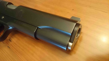 Hola a todos,

Pongo a venta mi Norinco 1911A1 "Molon Labe" en 45ACP customizada.  Como seguramente 00