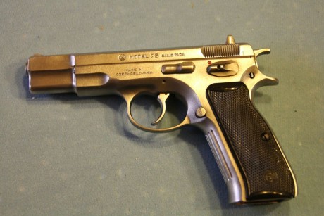 Muy buenas vendo pistola Cz75 en muy buen estado, se entrega con cargador  customizado, el que se ve en 00