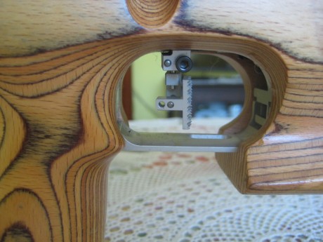 Hola, vendo un disparador Mec 50 euros y un Mirror centra 20 euros. Portes a cargo del comprador. Si alguien 00