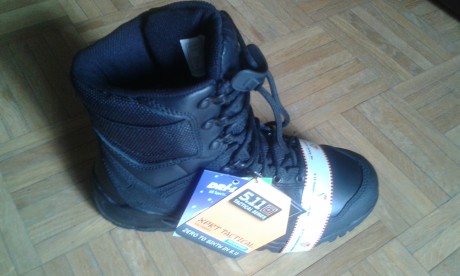 Vendo botas 5.11 XPRT , nuevas a estrenar, talla 41. En su caja con todo lo que traen. 
Valoradas en 200€, 00