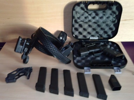 Se vende Glock 17 Gen 3 del 9mm en perfecto estado, con pieza aligerador de gatillo, alza metálica, brocal 02