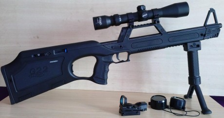 Se vende carabina semiautomática Walther G22 calibre 22lr, prácticamente nueva, color negro mate, dos 02