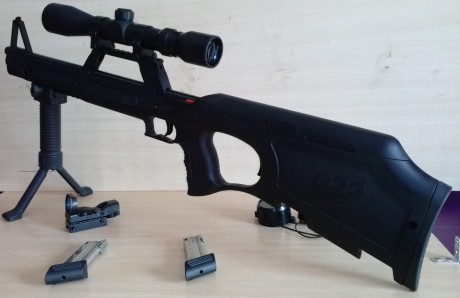 Se vende carabina semiautomática Walther G22 calibre 22lr, prácticamente nueva, color negro mate, dos 11