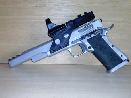 Se vende pistola Open del 38 Super, carro Caspian y cañón Nowlin, pieceria americana, mira C-more con 11