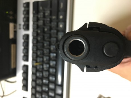 Se vende pistola beretta s9000, no ha efectuado ni un solo disparo, posibilidad de comprobar. La vendo 01