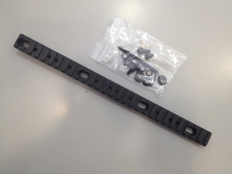 VENDO este rail Picatinny, NUEVO, nunca se ha usado.

Se trata de un rail para montar en el guardamanos 00