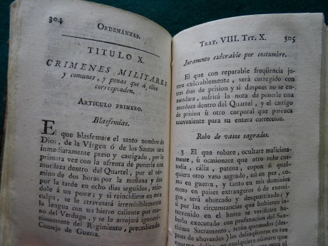 Vendo este lote de libros compuesto de:

1º Libro  "Ordenanzas Militares"  de 1.810, encuadernación 10