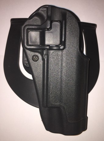 Se VENDE esta magnífica funda BLACKHAWK modelo SERPA CQC específicamente diseñada para pistolas 1911 con 00