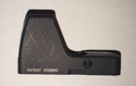 Se vende este magnifico visor de punto rojo TRIJICON RMR, modelo 02, con punto de 8 MOA.
Es un visor ultracompacto, 02