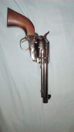 Saludos foreros:
Pongo a la venta mi Pietta en nikel del 45lc. No tiene mas de 200 tiros en toda su vida. 01