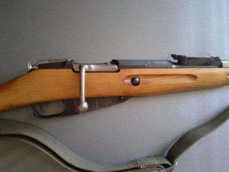 El Mosin-Nagant ..
es un rifle militar accionado por cerrojo, con cargador de cinco proyectiles, que 131