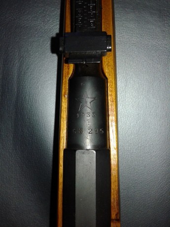 El Mosin-Nagant ..
es un rifle militar accionado por cerrojo, con cargador de cinco proyectiles, que 130