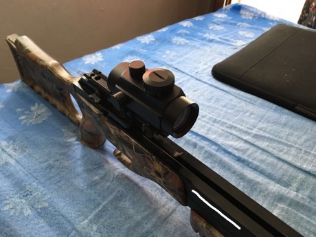 Vendo ballesta cheetah de 185 lbs. Ha sido usada en una galería de tiro disparando solo cuatro o cinco 02