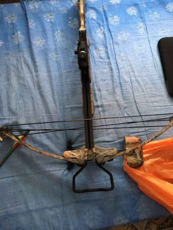 Vendo ballesta cheetah de 185 lbs. Ha sido usada en una galería de tiro disparando solo cuatro o cinco 01
