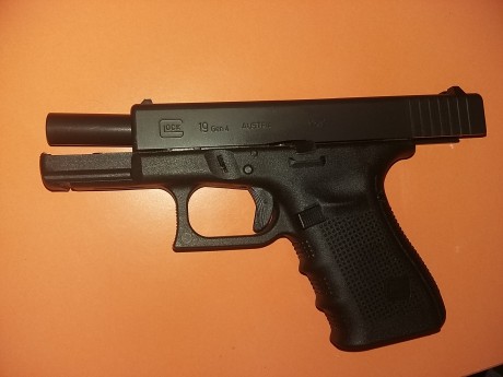 Glock 19 4 Gen totalmente nueva, con menos de 6 meses, en perfecto estado.
Tiene exactamente 100 disparos, 52