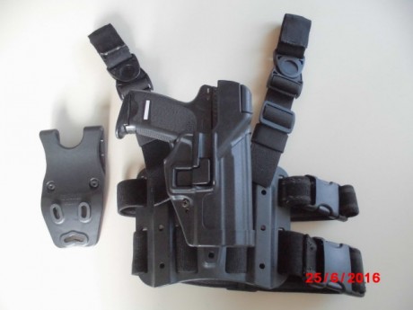 Hola compañeros,
Vendo esta funda Blackhawk Serpa nivel de retención III, para pistola HK USP Compact, 00