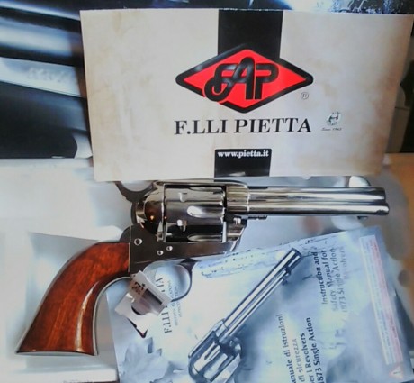 Vendo revolver guiado en AE con sus certificados...apto para libro coleccionista de replicas .

Comprado 02