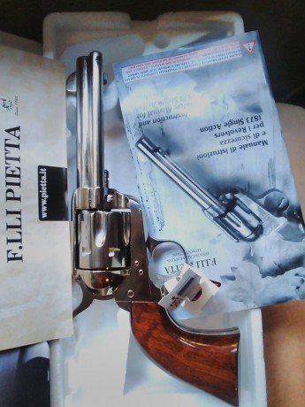 Vendo revolver guiado en AE con sus certificados...apto para libro coleccionista de replicas .

Comprado 01