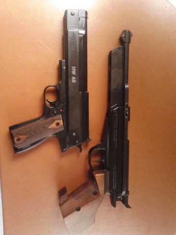 Hola, os presento un pequeño grupo de pistolas, todas distintas y con mucho en comùn, espero que os guste.

 00