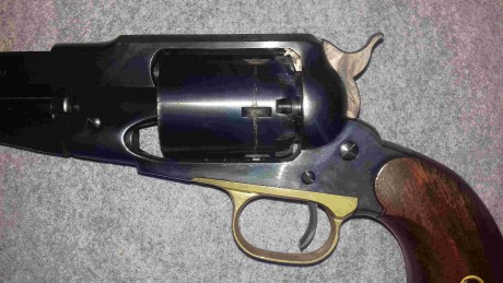 Pietta Remington 1858 NEW MODEL ARMY
Calibre .44
Guiado en AE
Incluyo juego de seis chimeneas para sustituir 00