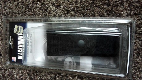 Portacargador cordura Blackhawk nuevo en caja.

15 euros mas envio 50