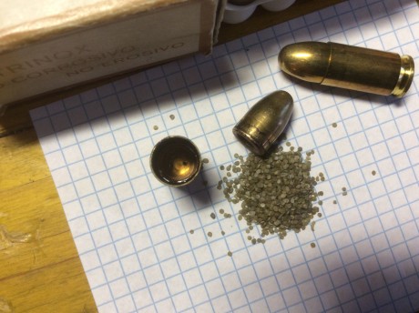 Y me refiero a la munición. A aquella "Santa Bárbara" que se hacía en las fábricas de armas 150