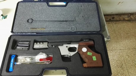 Buenas, un compañero que se jubila del tiro, me ha pedido que le venda está fabulosa Walther GSP EXPERT 01