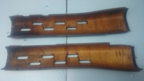 Hola vendo dos juegos de culatas y guardamanos para los dragunov y tigr,uno de madera al aceite y otro 01