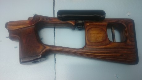 Hola vendo dos juegos de culatas y guardamanos para los dragunov y tigr,uno de madera al aceite y otro 00