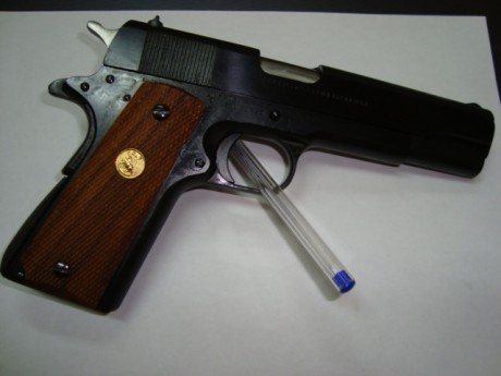Vendo pistola Colt 1911, documentada en libro de coleccionista,  se puede conservar en libro. o documentar 01
