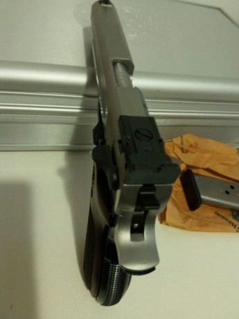 Hola, vendo Pistola S&W 952-2 Inox. 5" Performance Center, en impecable estado, con todos sus 11