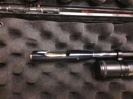 Se vende esta preciosa carabina del 4.5 air arms nogal
totalmente a estreno,moderador  y air striper
maleta 10