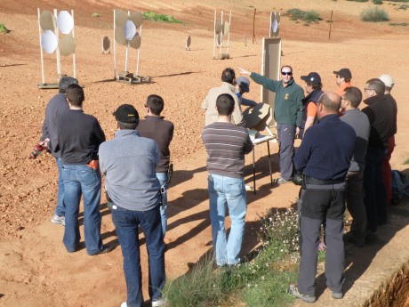 Hola compañeros por fin en Extremadura hemos realizado la primera tirada de IPSC, teniendo en cuenta que 60
