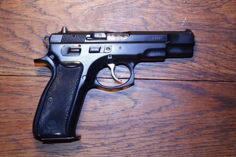 Ocasión vendo mi "CZ 85 B" con la que he estado tirando hasta ahora, tengo 70 años y no voy 02