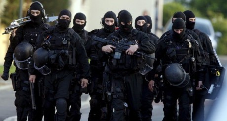 Que los terroristas lleven AKs y Chalecos antibalas es ya un hecho. La policia no puede ir "solo" 101