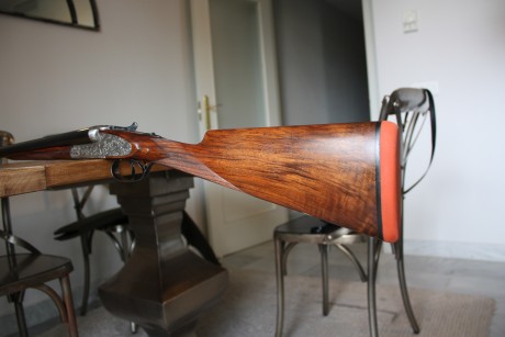 Vendo Escopeta paralela calibre 20/70. marca  Martín Ugarteburu ,  Modelo 215  del año 1964. Uno de los 02