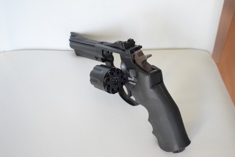 Hola a todos,

Vendo GAMO COMBAT R-77 4". El motivo de la venta es porque era de mi padre, que ha 02