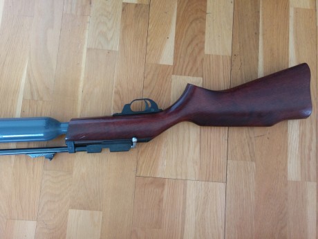 En perfecto estado. Sólo un pequeño arañazo que se ve en la foto de la parte derecha de la carabina. Literalmente 00
