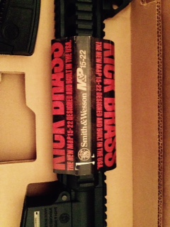 Hola Companeros,
pongo a la venta mi Smith&Wesson MP15/22 Semiautomatica 
Cal.22LR

La arma está en 02