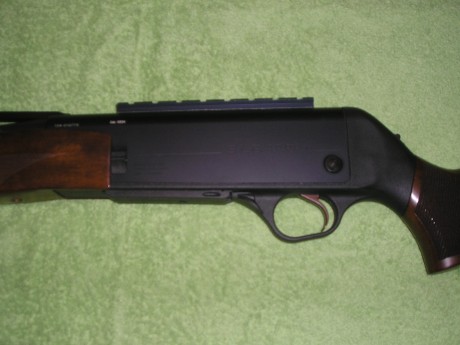 Vendo rifle semiautomático HK SLB 2000 PLUS calibre 300wm con carril Weaver, el rifle está PERFECTO de 10