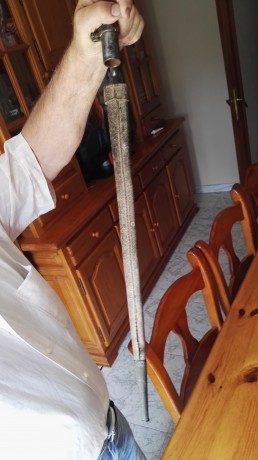 Hola tengo esta bayoneta de cubo y su funda, querida información, parece de fusil berdan pero el marcaje 20