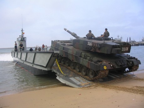https://www.infodefensa.com/es/2016/07/20/noticia-armada-estudia-reemplazar-carros-leopard.html

La armada 21